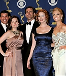 2009-11-20-61st-Primetime-Emmy-Awards-064.jpg