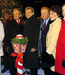 2003-12-03-71st-Annual-Rockefeller-Center-Christmas-Tree-Lightning-Ceremony-018.jpg