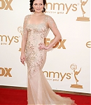 2011-09-18-63rd-Annual-Primetime-Emmy-Awards-Arrivals-076.jpg