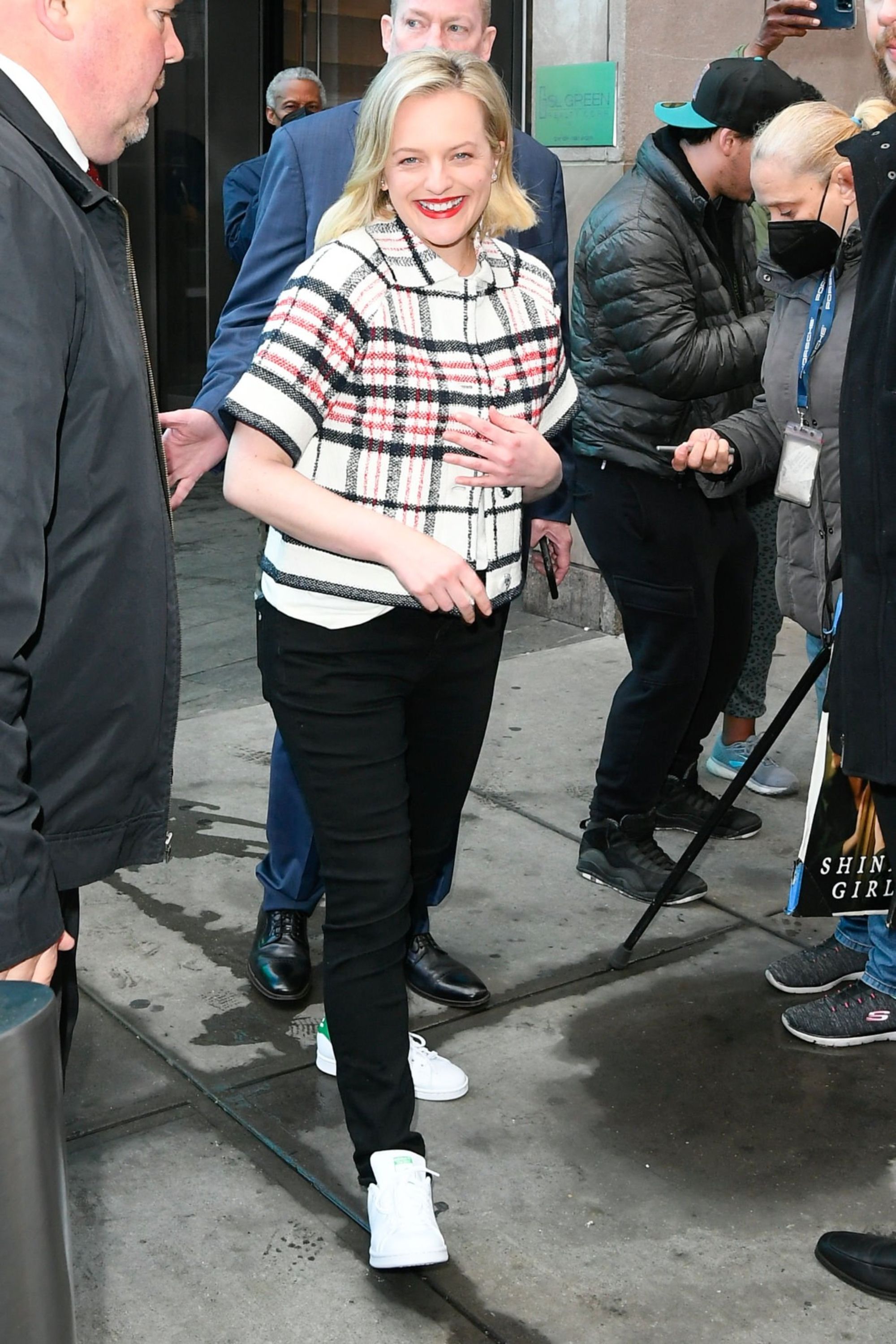 2022-04-26-Candids-Outside-at-Sirius-XM-Studios-009.jpg