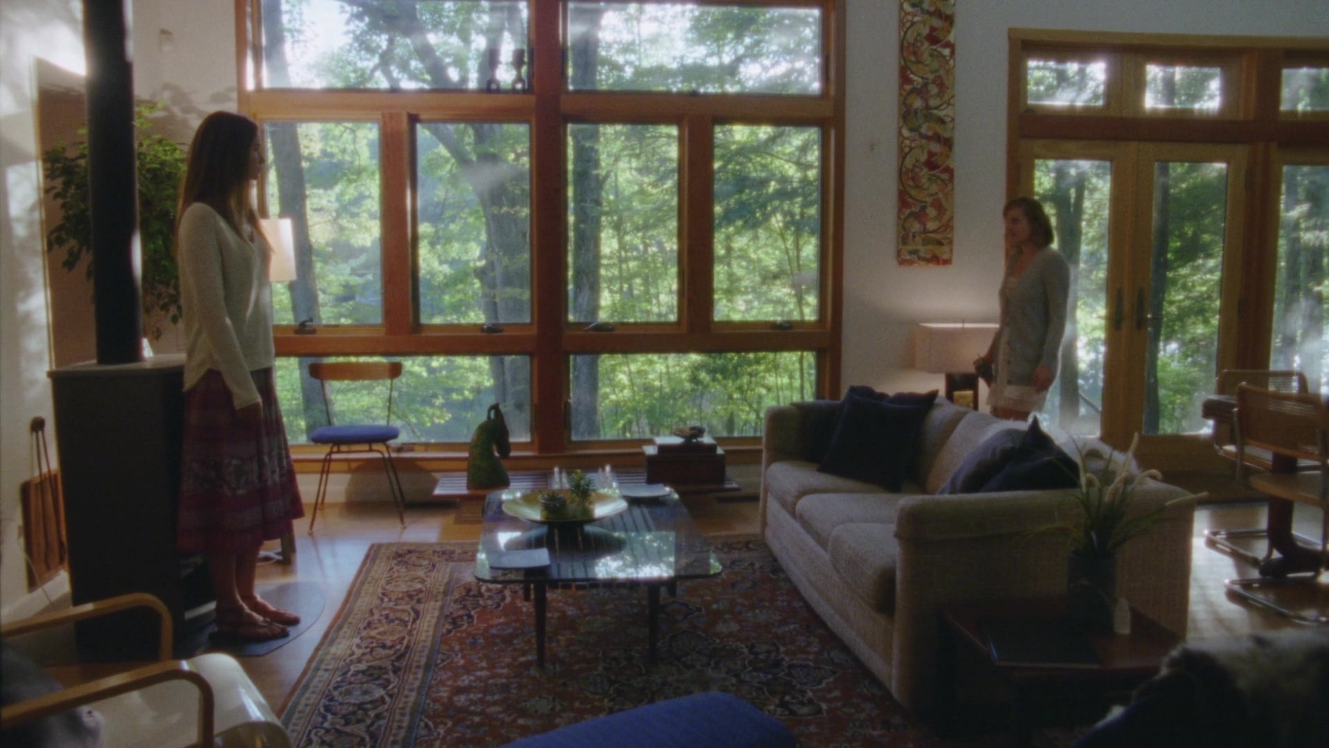 Queen-Of-Earth-0937.jpg Queen-Of-Earth-0937.jpg