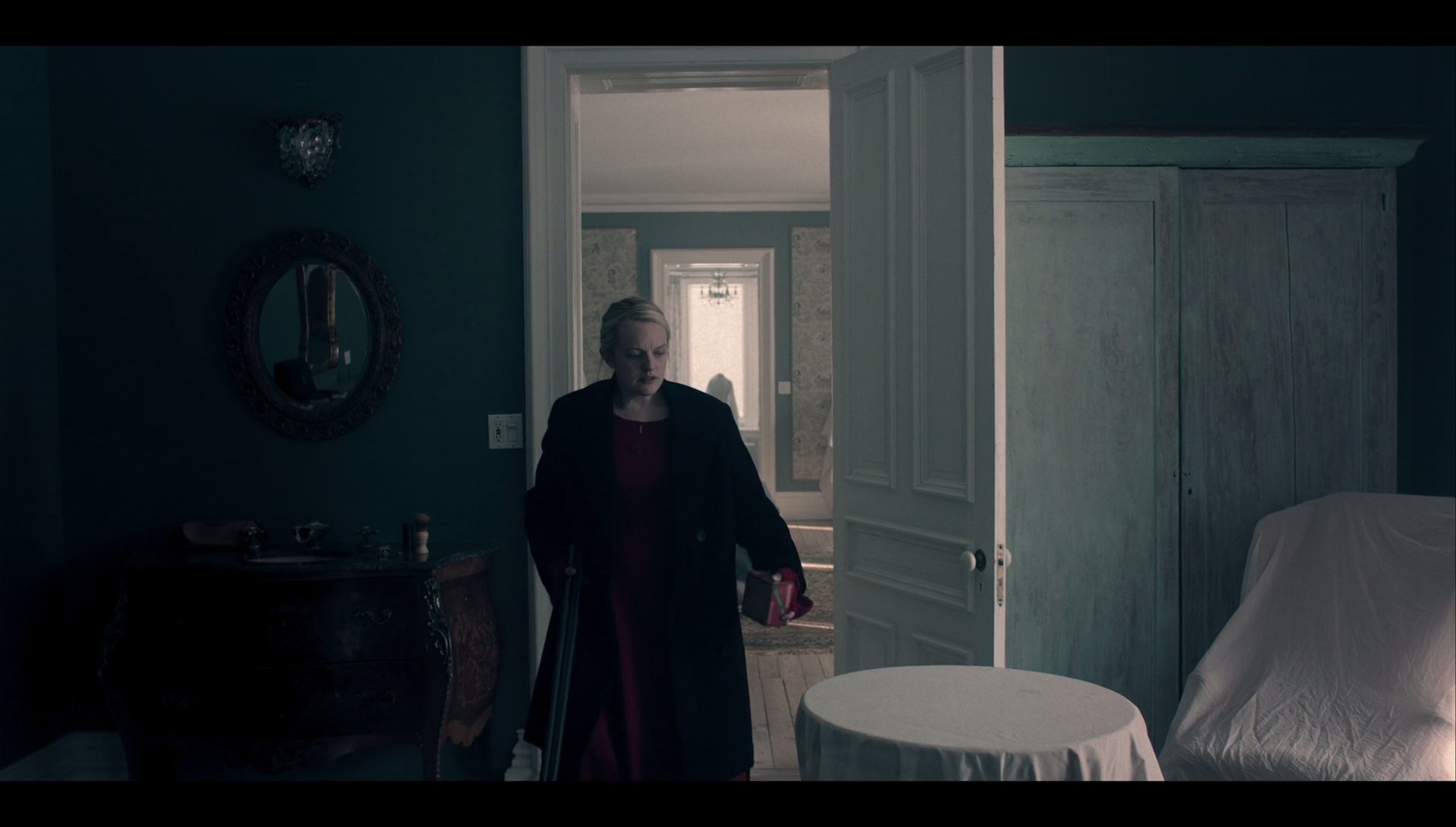 The-Handmaids-Tale-2x11-332.jpg