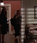 The-West-Wing-1x18-064.jpg