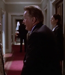 The-West-Wing-1x22-016.jpg