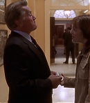 The-West-Wing-1x22-028.jpg