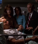 The-West-Wing-2x01-040.jpg