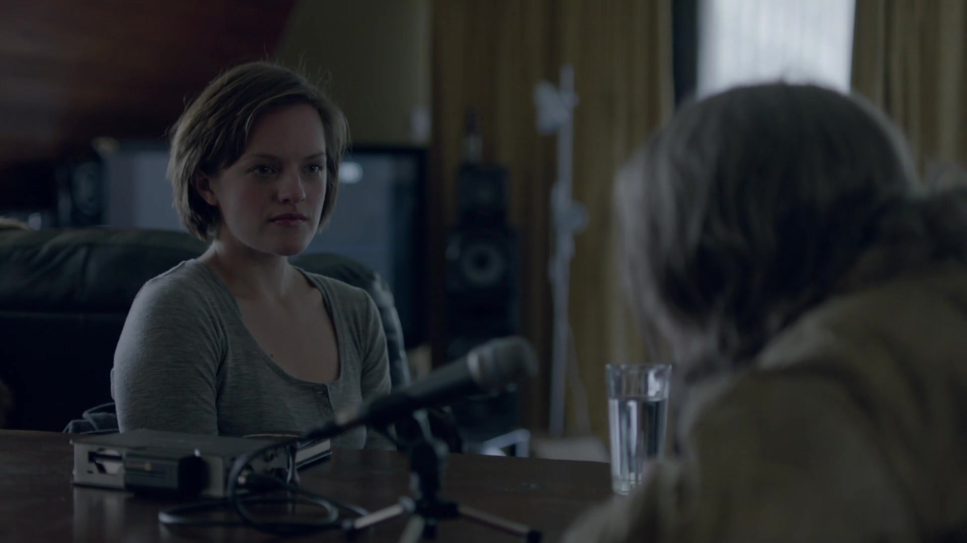 Top-Of-The-Lake-1x06-236.jpg Top-Of-The-Lake-1x06-236.jpg